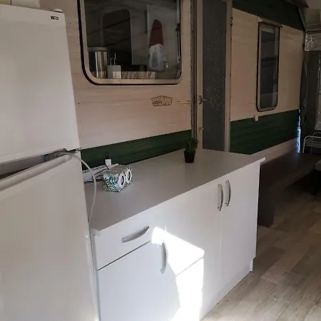 אתר קמפינג Caravane Residentielle Confort Ardennes רושפורט